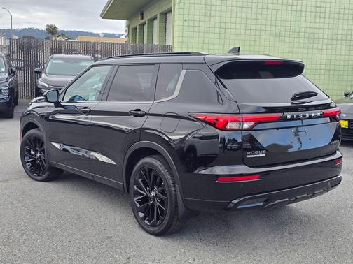 Cosmic Black 2026 Nissan Rogue Platinum