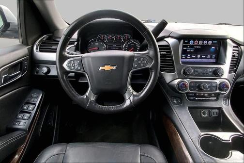 Silver Ice Metallic 2018 Chevrolet Suburban LT