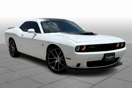 2016 Dodge Challenger 392 Hemi Scat Pack Shaker