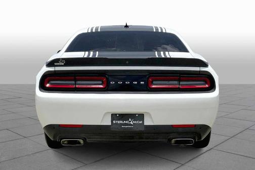 2016 Dodge Challenger 392 Hemi Scat Pack Shaker