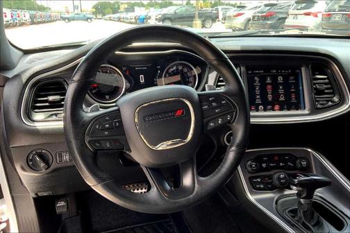 2016 Dodge Challenger 392 Hemi Scat Pack Shaker