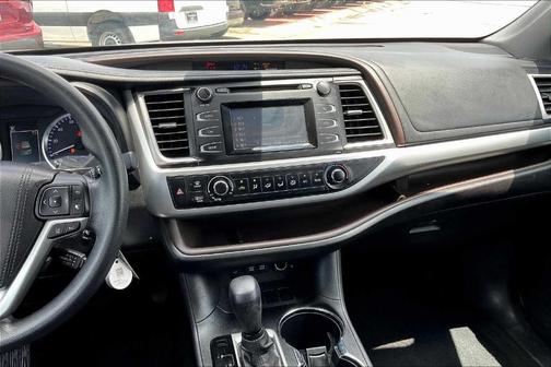 2017 Toyota Highlander LE