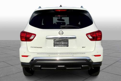 2017 Nissan Pathfinder SV