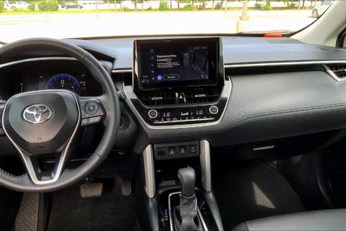 2024 Toyota Corolla Cross XLE