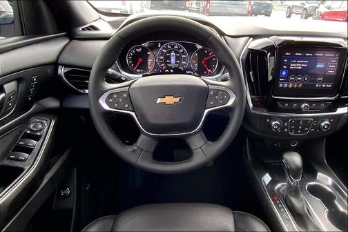Iridescent Pearl Tricoat 2023 Chevrolet Traverse High Country