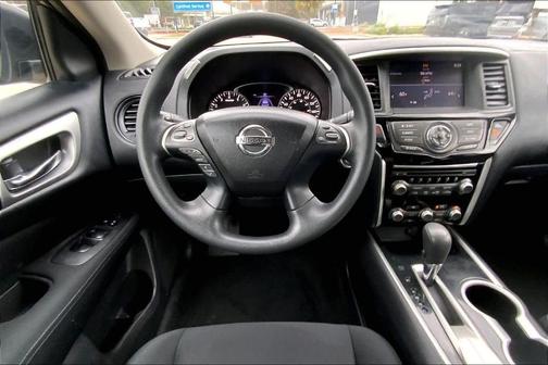 2017 Nissan Pathfinder S