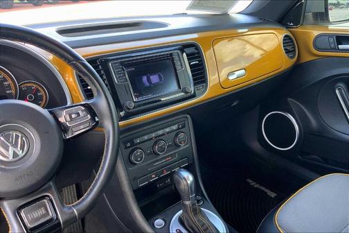 2016 Volkswagen Beetle 1.8T Dune