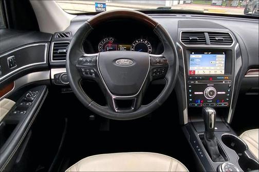 Blue Metallic 2018 Ford Explorer Platinum