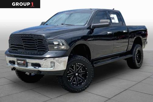 Brilliant Black Crystal Pearlcoat 2015 RAM 1500 SLT