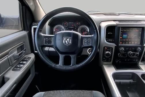 Brilliant Black Crystal Pearlcoat 2015 RAM 1500 SLT