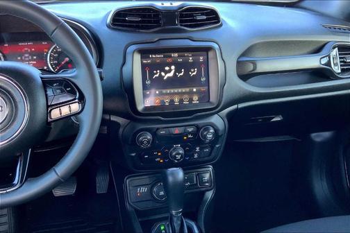 2022 Jeep Renegade Altitude