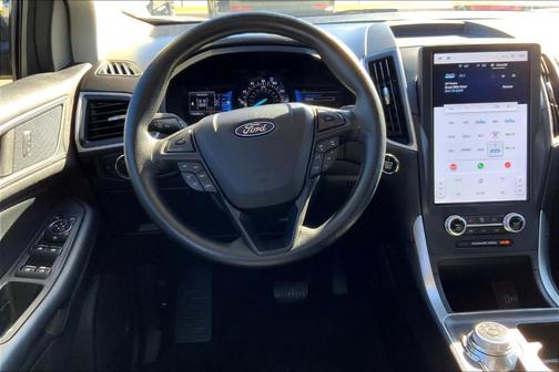 2023 Ford Edge SE