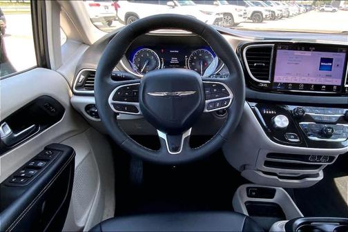 Diamond Black 2024 Chrysler Pacifica Touring-L