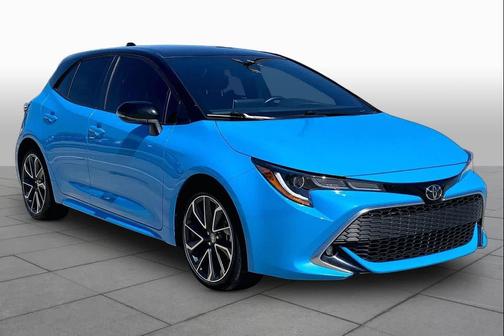 Blue Flame/Midnight Black Metallic 2022 Toyota Corolla XSE