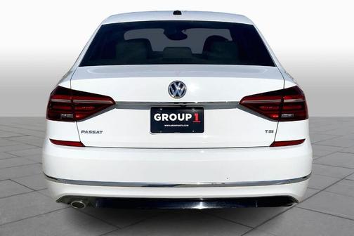 2017 Volkswagen Passat 1.8T R-Line