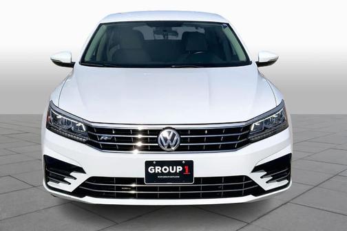 2017 Volkswagen Passat 1.8T R-Line