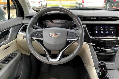 2023 Cadillac XT6 Premium Luxury FWD
