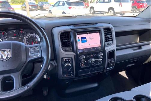 Bright White Clearcoat 2022 RAM 1500 Classic Tradesman