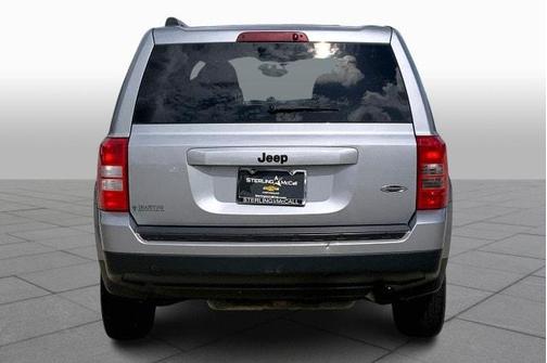 Photo 4 of 35 of 2014 Jeep Patriot Sport