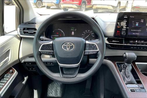 2021 Toyota Sienna LE