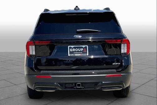 Agate Black Metallic 2025 Ford Explorer ST-Line