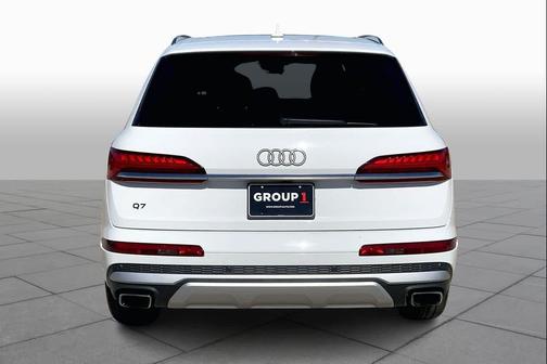 Carrara White 2025 Audi Q7 55 Premium Plus