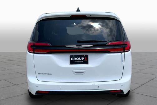 Bright White Clearcoat 2024 Chrysler Pacifica Touring-L