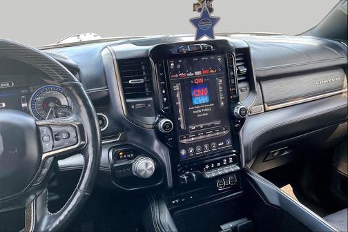 Ivory White Tri-Coat Pearlcoat 2019 RAM 1500 Limited