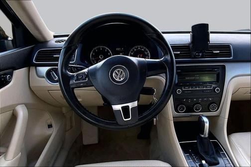 Candy White 2015 Volkswagen Passat 1.8T S