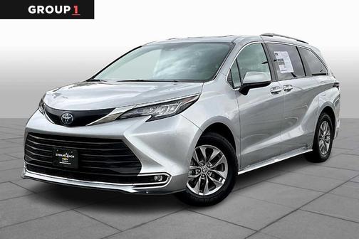 2023 Toyota Sienna XLE