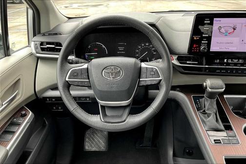 2023 Toyota Sienna XLE