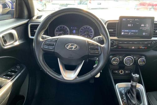2022 Hyundai VENUE SEL