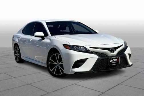 2018 Toyota Camry SE
