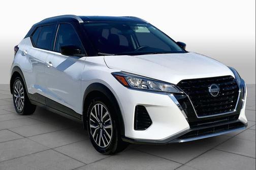 Aspen White/Super Black 2021 Nissan Kicks SV