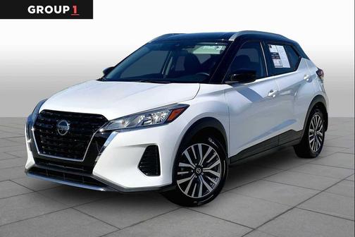 Aspen White/Super Black 2021 Nissan Kicks SV