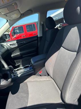 2020 Nissan Pathfinder SV