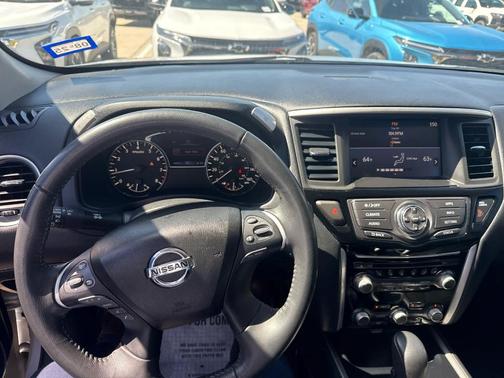 2020 Nissan Pathfinder SV