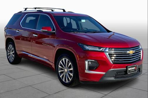 Radiant Red Tintcoat 2023 Chevrolet Traverse Premier