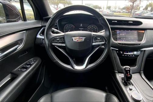 2023 Cadillac XT6 Luxury FWD