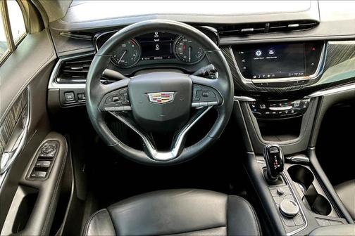 2022 Cadillac XT6 Premium Luxury FWD