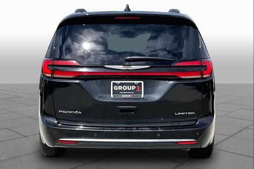 Brilliant Black Crystal Pearlcoat 2023 Chrysler Pacifica Limited