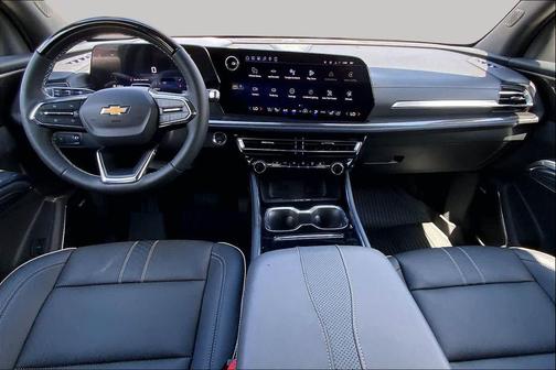 Polar White Tricoat 2026 Chevrolet Traverse High Country