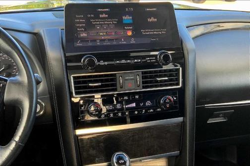 2022 INFINITI QX80 Luxe