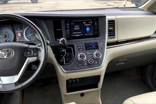 2015 Toyota Sienna XLE