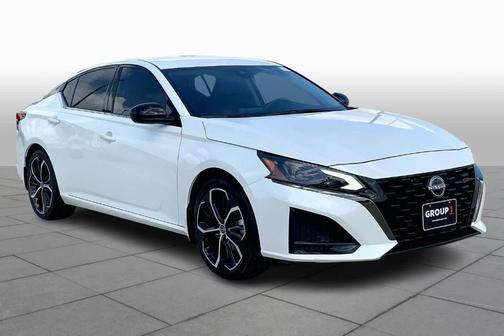 White 2024 Nissan Altima 2.5 SR