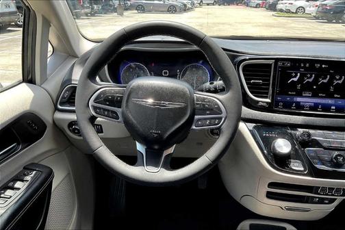2022 Chrysler Pacifica Touring-L