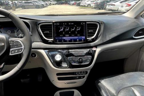 2022 Chrysler Pacifica Touring-L