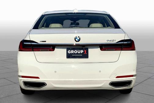 2022 BMW 740 i xDrive