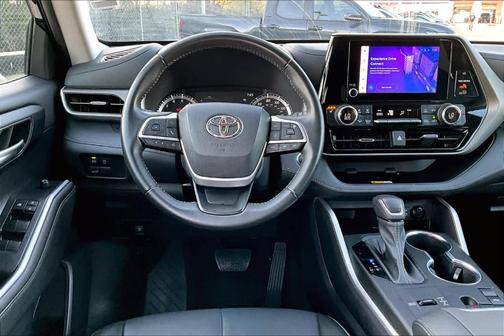 Midnight Black Metallic 2023 Toyota Highlander XLE