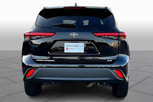 Midnight Black Metallic 2023 Toyota Highlander XLE